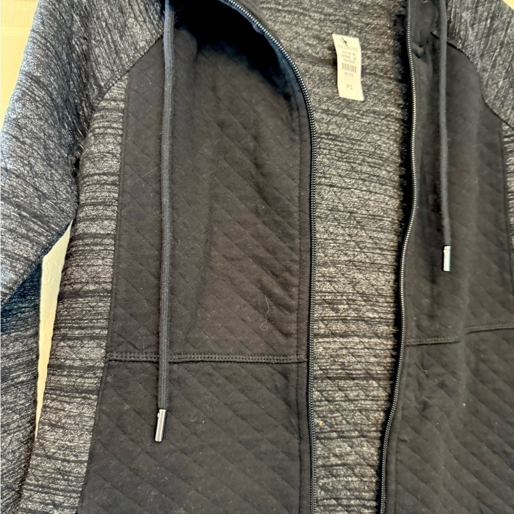 Chic Black and Gray Zip-Up Hoodie - Picture 4 of 6